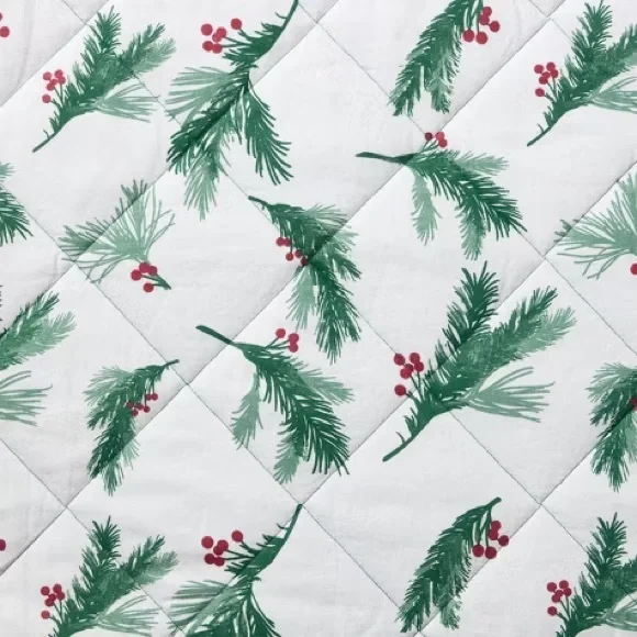 HALLMARK NWT 3pc winter berries quilt set -green/red/gray -queen - Picture 5 of 9